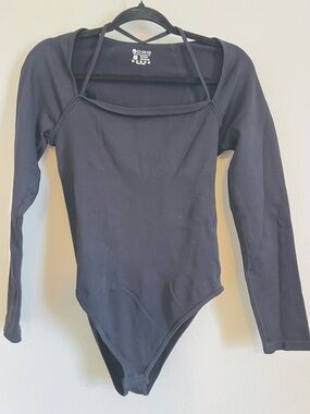 OQQ Black Ribbed Long Sleeve Bodysuit